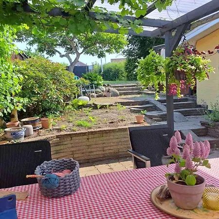 Noreen - 500m From The Sea By Interhome