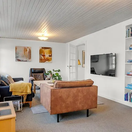Noreen - 500m From The Sea By Interhome *