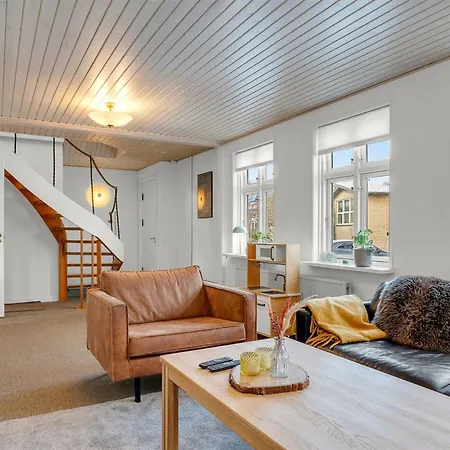 Noreen - 500m From The Sea By Interhome