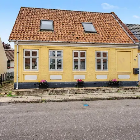 Noreen - 500m From The Sea By Interhome *